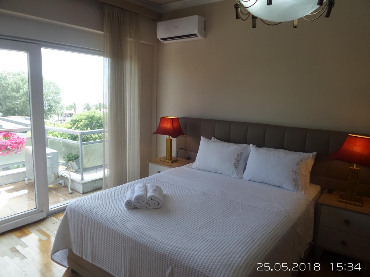 Kouros Center Apartment *