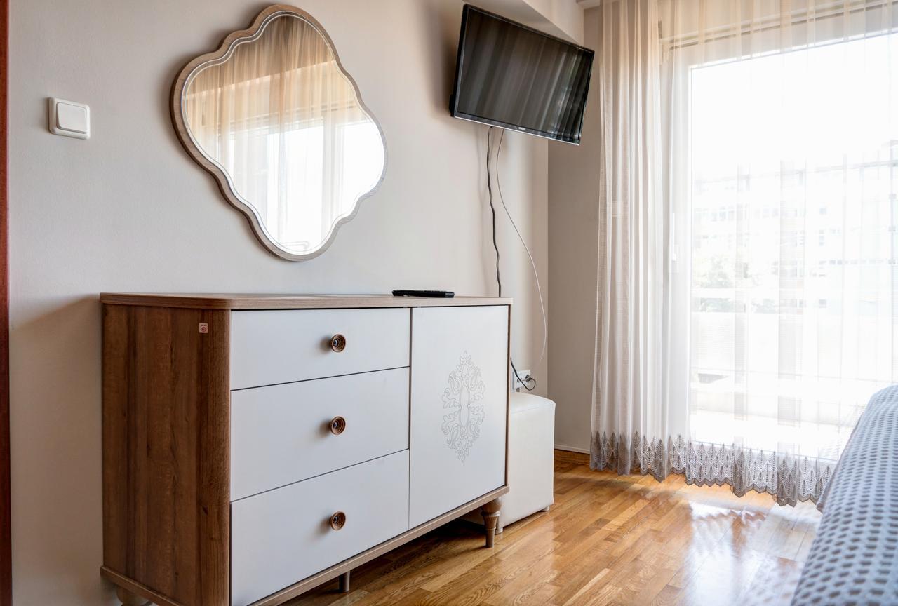Kouros Center Apartment *